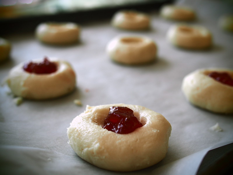 thumbprint cookies with strawberry jam