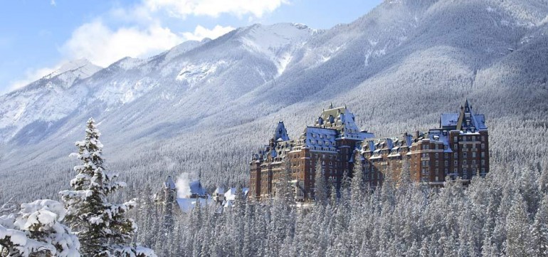 best-luxury-hotels-canada-fairmont-banff-springs.jpg