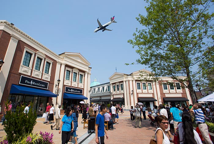 Designer Outlet Centre. Image via Vancouver International Airport