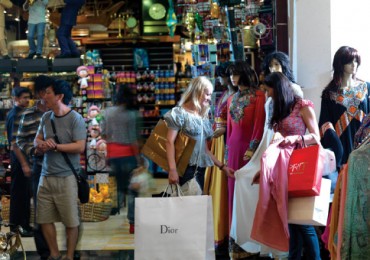 shopping-dubai-l-e1461927177801.jpg