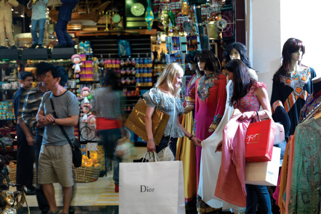 shopping-dubai-l-e1461927177801.jpg