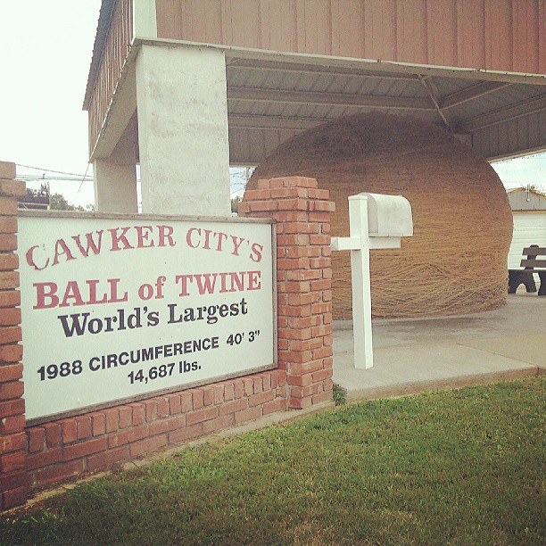 Another claimant to the World's Largest Ball of Twine. Shaped more like the World's Largest Beignet of Twine, to my eye.