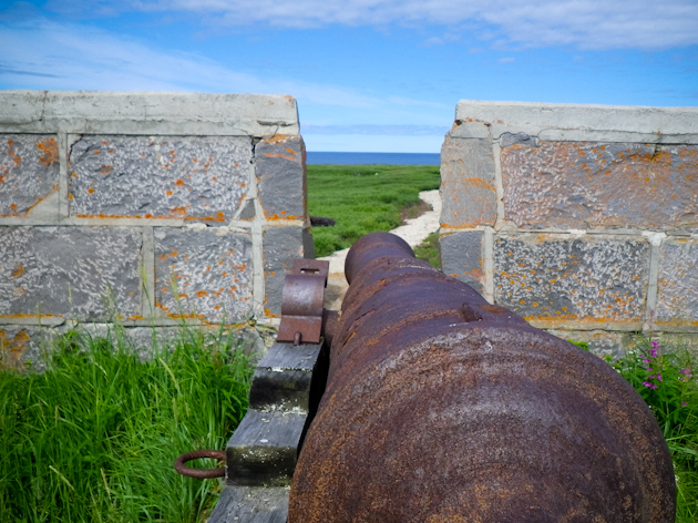 fort-churchill-manitoba-canon