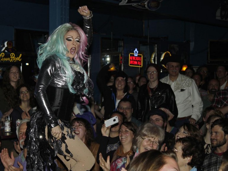 drag_show-aqua-20000000009465533-1024x768.jpg