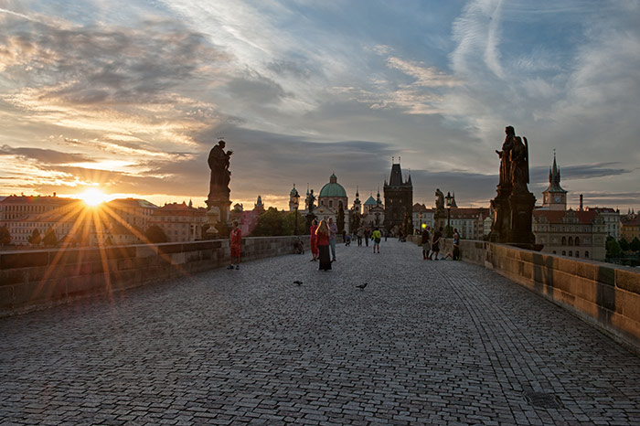 Sunrise over the Charles Bridge © Prague City Tourism