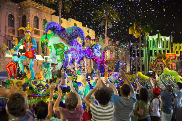 Advertising Mardi Gras Image asset collection Caucasian Family Couples Hispanic Family Hollywood Blvd floats, entertainment, beads, crowds, beads, confetti at Universal Studios Florida USF