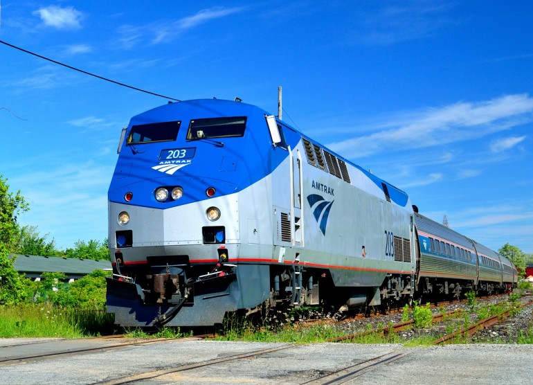 amtrak-363669_1280.jpg