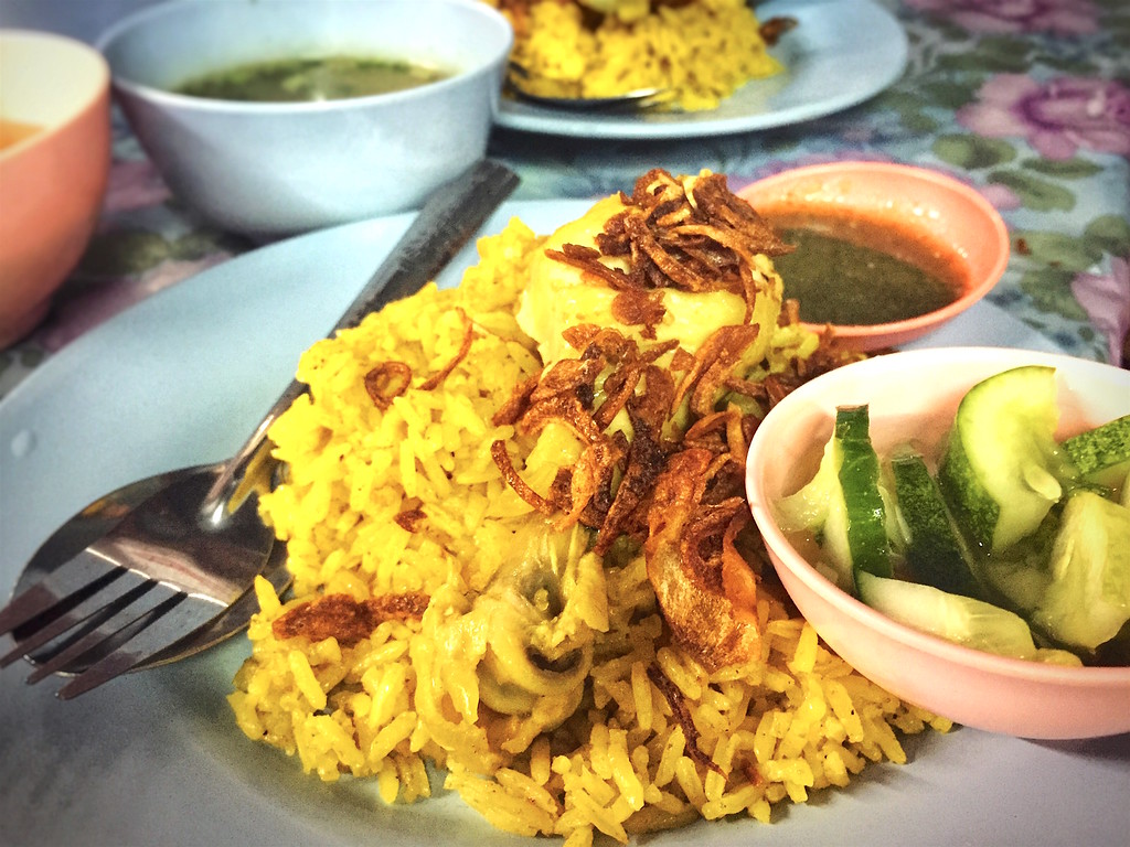 best street food in chiang mai