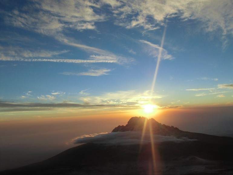 kilimanjaro-574299_1280.jpg