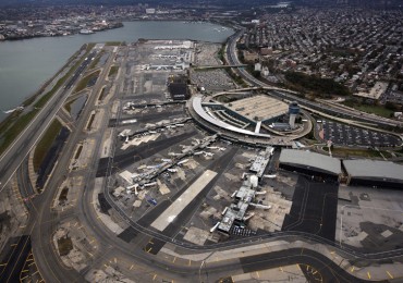 An aerial view of the LaGuardia airport in New York October 31, 2012. New York City and the sodden U.S. Northeast began an arduous journey back to normal on Wednesday after mammoth storm Sandy killed at least 64 people in a rampage that swamped coastal cities and cut power to millions. The New York area's John F. Kennedy and Newark airports reopened after thousands of flights had been canceled, leaving travelers stuck for days. LaGuardia, a third major airport, was scheduled to reopen on Thursday. REUTERS/Adrees Latif  (UNITED STATES - Tags: ENVIRONMENT DISASTER TRANSPORT) - RTR39UEL